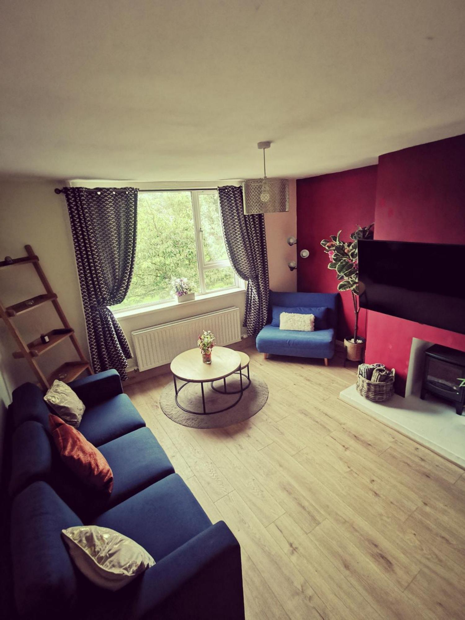 Entire 1 Bed Spacious Apartment, Private Balcony & Study Room Near City Whitehouse  المظهر الخارجي الصورة